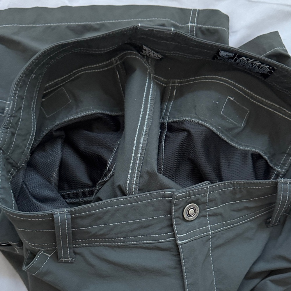 Kuhl Men's Charcoal Cargo Shorts - Picture 7 of 8